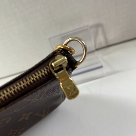 Louis Vuitton Monogram Pochette Accessoires Pouch (2220) - Picture 3 of 12